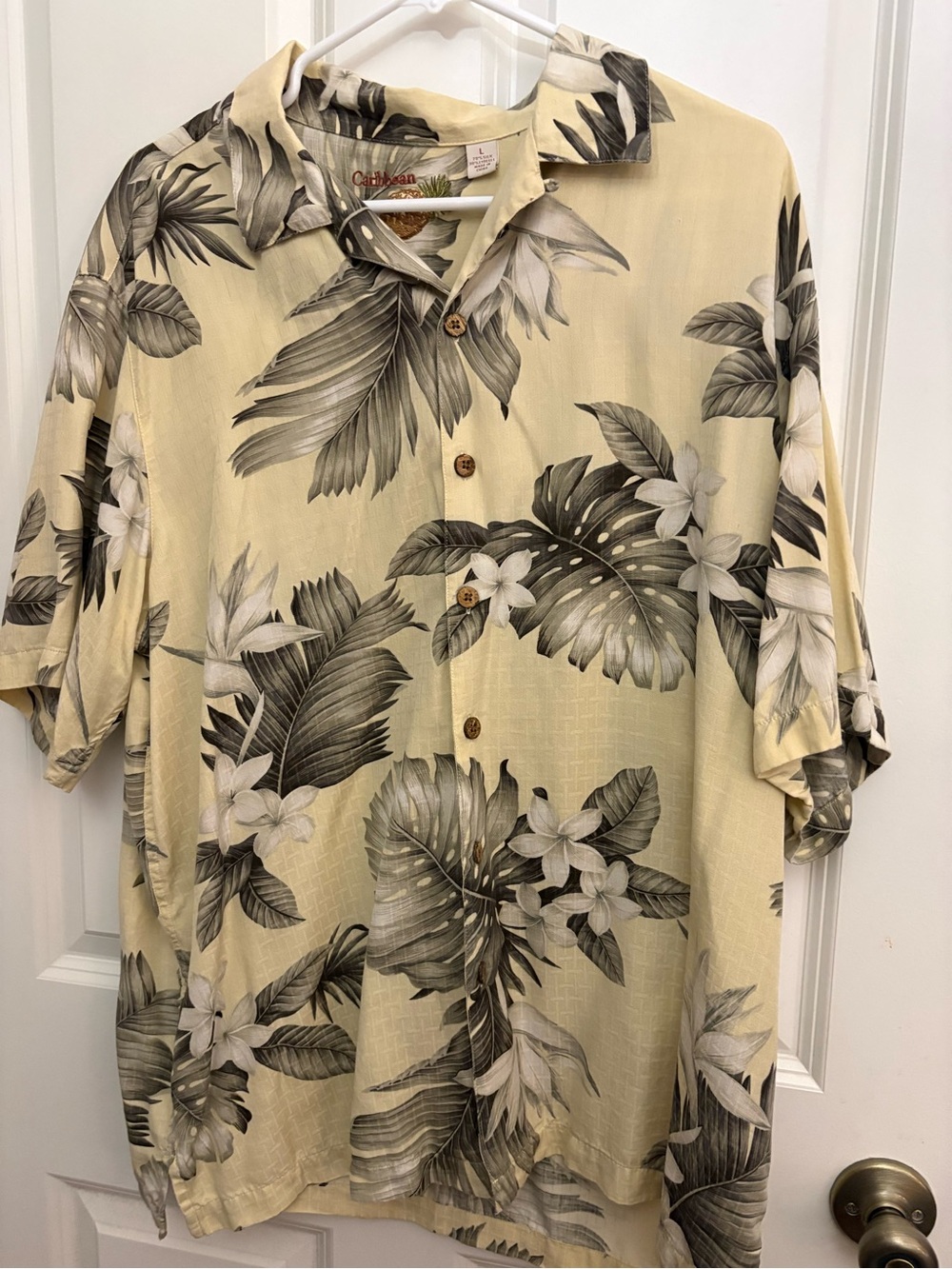 Men's silk blend Hawaiian Floral Short Sleeve Shirt